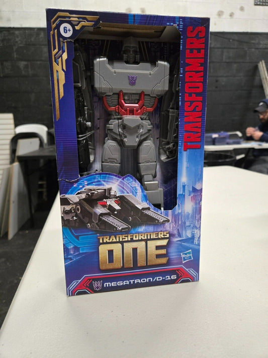 Megatron D 16 Transformers Action Figure 11 Inch Robot to Tank 2 in 1 Toy