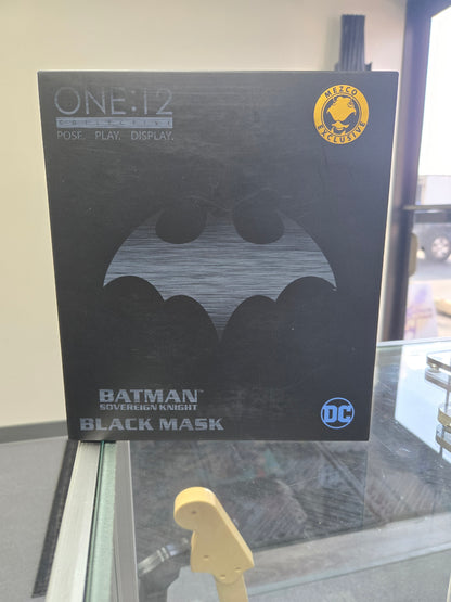 Mezco One 12 NYCC 1:12 Batman Sovereign Knight vs Black Mask Action Figure