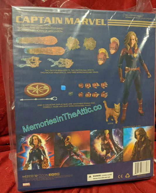 Mezco Captain Marvel Figure 16cm One:12 Collectible Toyz