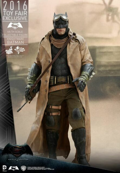 Hot Toys - DC - Batman v. Superman: Knightmare Batman