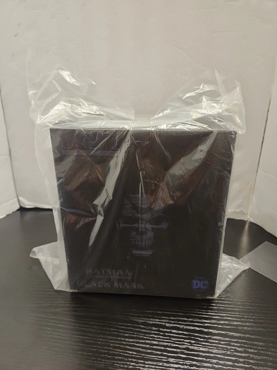 Mezco One 12 NYCC 1:12 Batman Sovereign Knight vs Black Mask Action Figure